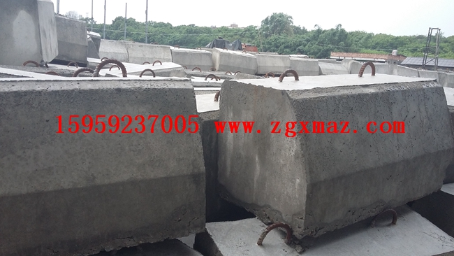水泥防撞墩